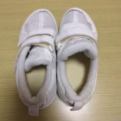 白　スニーカー　アシックスのサムネイル