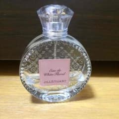 ジルスチュアート リラックス オード ホワイトフローラルのサムネイル