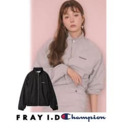 FRAY I.D × Champion ナイロンジャケット ジップアップ タグ付のサムネイル