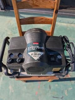 マキタ　エアーコンプレッサーＡＣ２２０１ ６０Ｈz西日本エリア専用のサムネイル