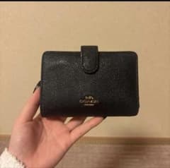 COACH 黒 二つ折り財布 コンパクトのサムネイル