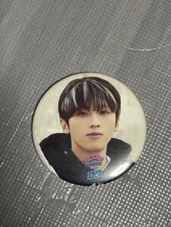 INI 許豊凡 缶バッジ - メルカリ