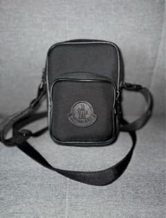 List price 110,000 first come, first served MONCLER YEHOR crossbody bag
