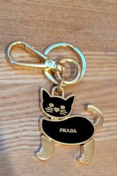 PRADA プラダ キャット キーホルダー チャーム - メルカリ