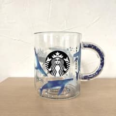 スターバックス　ビーズハンドル耐熱グラスマグクジラ　2023サマープロモのサムネイル
