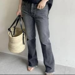 美品】ウィムガゼット セミフレアデニム 美脚シルエット カットオフ26