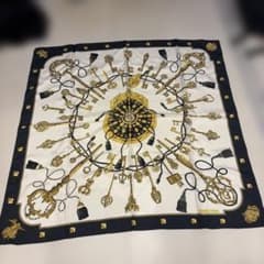 HERMÈS 鍵デザイン スカーフ 100%シルク - メルカリ