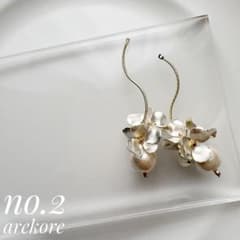 【no.2】コットンパール×白銀フラワー ウェーブ ピアス/イヤリングのサムネイル