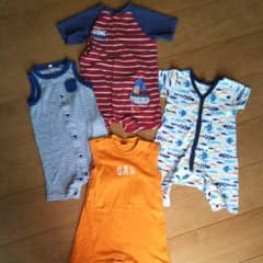 半袖、ノースリーブロンパース　4枚セット　gap　Cartersのサムネイル