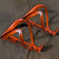 SUPACAZ スパカズ Fly Cage Ano 2個 ネオンオレンジ - メルカリ