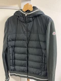 【大幅値下げ】MONCLER ダークグリーンフード付きダウンジャケットのサムネイル