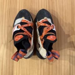 LA SPORTIVA クライミングシューズ SOLUTIONのサムネイル
