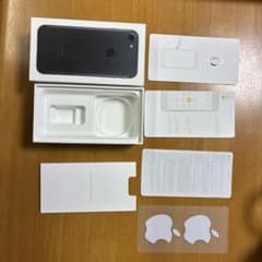 Apple iPhone 7 ブラック 箱のサムネイル