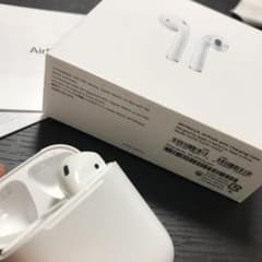 Apple Air Pods with  charging caseのサムネイル