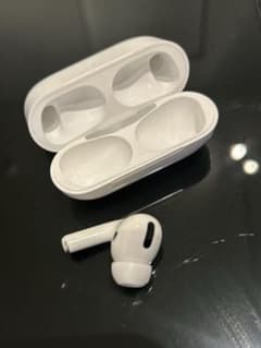 AirPods Pro本体 ホワイト ケース と 左耳(右破損 パーツ取り用 - メルカリ
