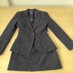レディース　ビジネス用スーツのサムネイル