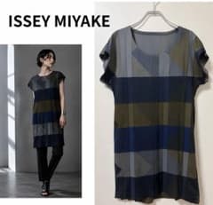 me by ISSEY MIYAKEプリーツ半袖チュニックワンピースブラック ISSEY MIYAKE 半袖ワンピース チュニック プリーツ 幾何学模様 - メルカリ