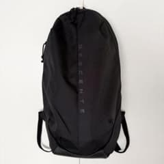 週末価格❗️DESCENTE デサント バックパック リュック ブラックのサムネイル