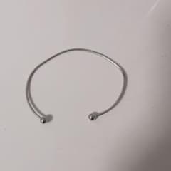シルバー色のブレスレットセットのサムネイル