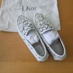 Dior フラワーモチーフ ホワイト モカシン Dior フラワーモチーフ ホワイト モカシン - メルカリ