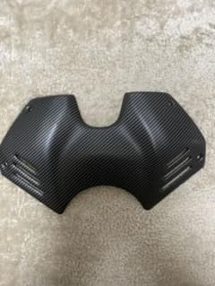ドカティ パニガーレ V４　タンク前 バッテリーカバー マットカーボン柄 新品のサムネイル