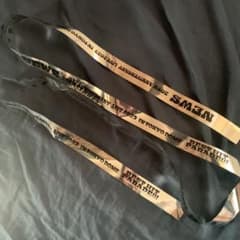 NEWS 東京ドーム　銀テープ　フル1本のサムネイル