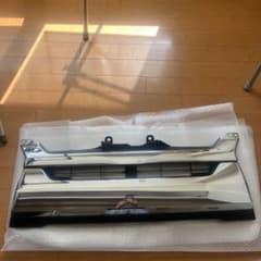 ハイエース　純正グリルのサムネイル