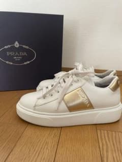 PRADA（プラダ）スニーカーのサムネイル