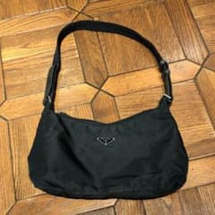 PRADAのサムネイル