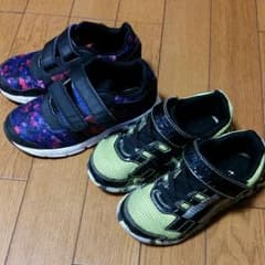 KIDS☆アディダススニーカー19cm☆2足セットのサムネイル