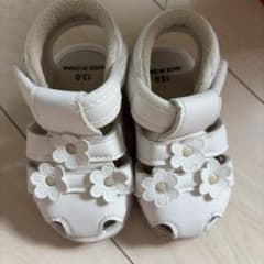 ベビーサンダル 13.0cm ホワイト 花モチーフのサムネイル