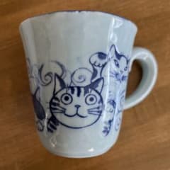 新品未使用　可愛いネコちゃんマグカップのサムネイル