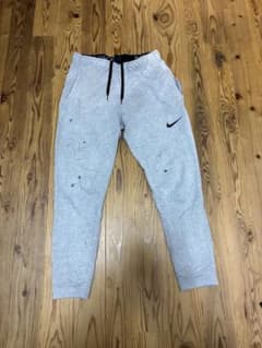 NIKE スウェットパンツ ジョガーパンツ グレーのサムネイル