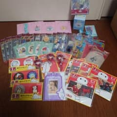 ディズニーグッズまとめ売り　５１ヶのサムネイル