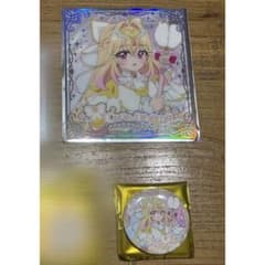 おでかけ！プリキュアマルシェ キュアアルカナ 缶バッジ 色紙のサムネイル