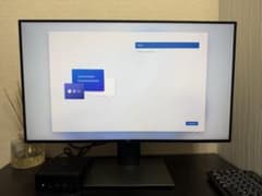 DELL U2720QM 27インチ 4Kモニター 本体 - メルカリ
