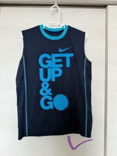 NIKEのタンクトップのサムネイル