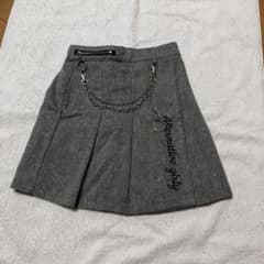 女子　スカートのサムネイル
