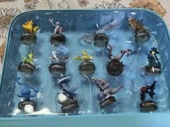 ポケモンフィギュア 16体セット ピカチュウ収納ケース付き - メルカリ