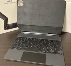 Apple iPad用 Magic Keyboard ブラック MXQT2J/Aのサムネイル