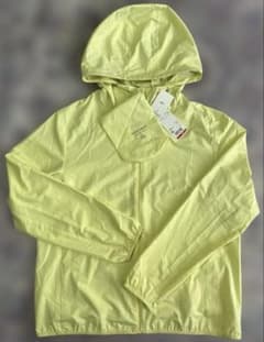 Thumbnail of UNIQLO ポケッタブルUVカットパーカー ポケット袋付き　新品未使用タグ付き