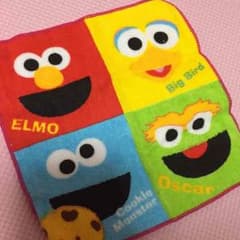新品クッキーモンスター♡エルモ♡タオルハンカチのサムネイル