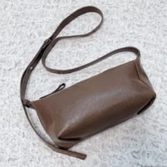 極美品✨イアパピヨネ 本革/220g ボックスショルダーバッグ ブラウン 