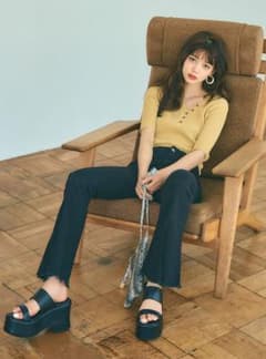GRL グレイル フリンジヘムフレアパンツのサムネイル