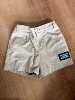 BURBERRY ベージュ ハーフパンツ　3Y 98cm 美品のサムネイル
