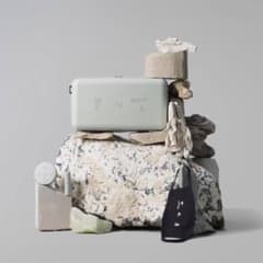 off-white オフホワイト アモーレパシフィック　コラボバッグのサムネイル