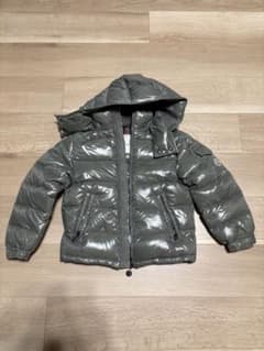 モンクレール（MONCLER）ダウンジャケット　キッズ６歳　116cmのサムネイル