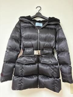PRADA ベルト付きダウンジャケット ブラック　38 美品のサムネイル