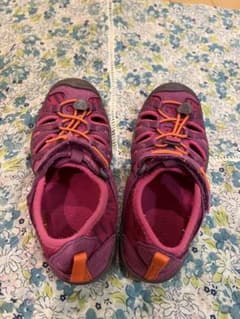 keen キッズサンダル 赤紫 ベルクロ式　18.5cmのサムネイル