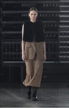 FAUX SHEARLING CROPPED VESTのサムネイル